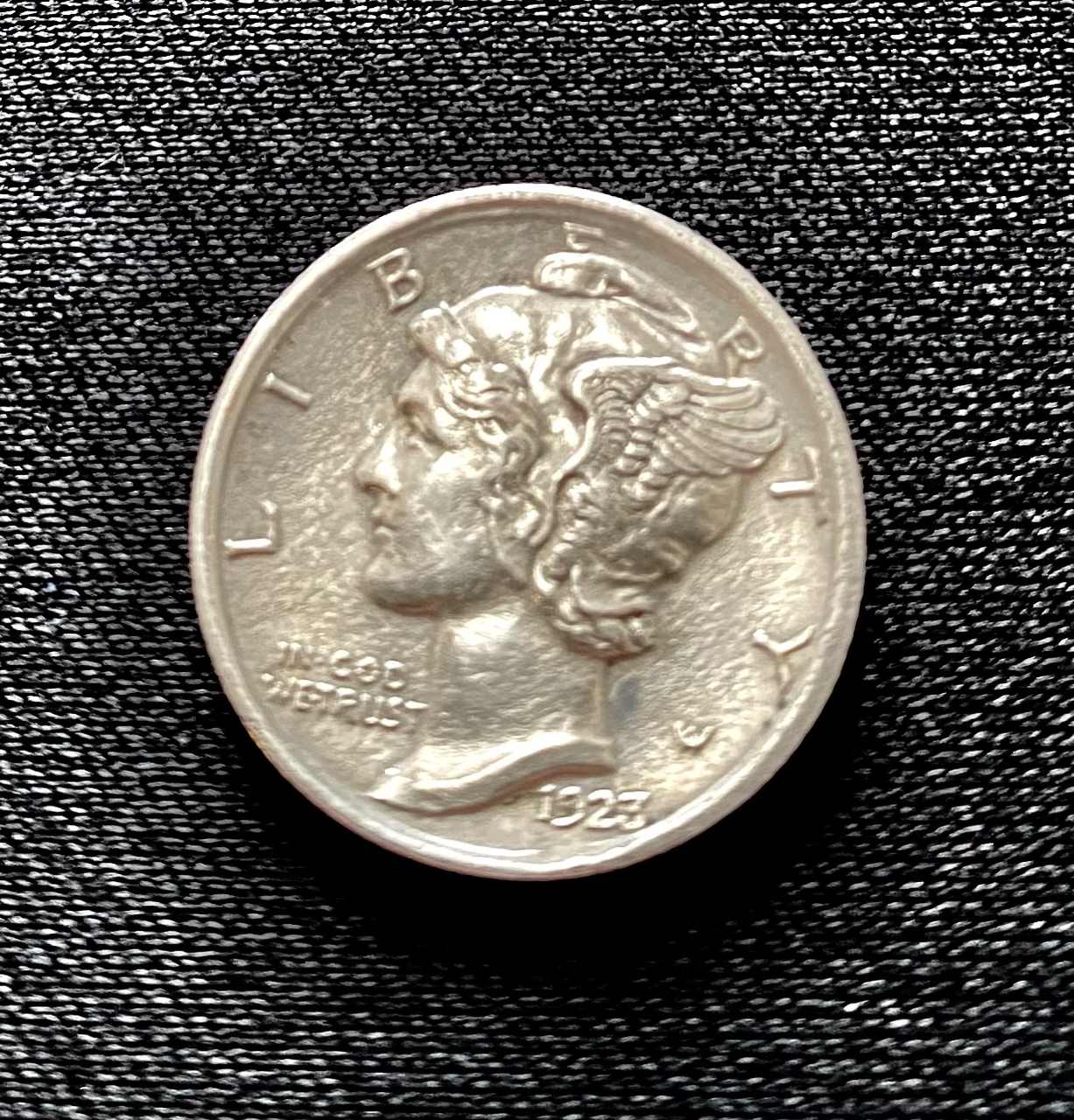 Please-Help!-1923-Mercury-Dime-Looks-Brand-New.-Seeking-Opinions-On-Grade